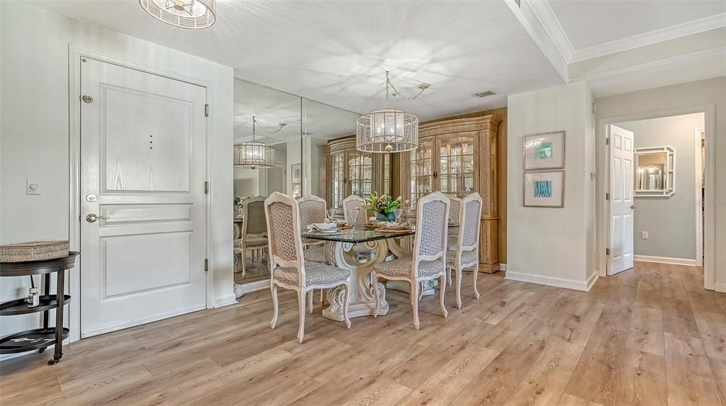 For Sale: $519,500 (2 beds, 2 baths, 1200 Square Feet)