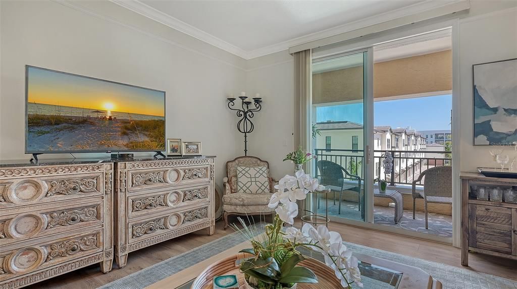 For Sale: $519,500 (2 beds, 2 baths, 1200 Square Feet)