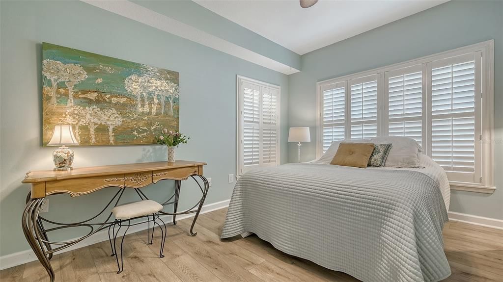 For Sale: $519,500 (2 beds, 2 baths, 1200 Square Feet)