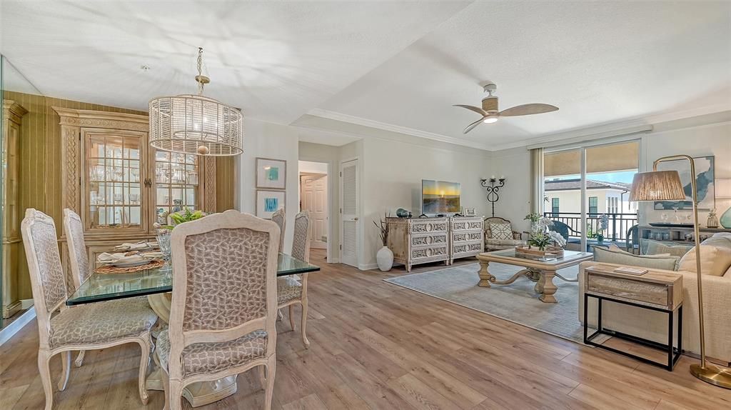 For Sale: $519,500 (2 beds, 2 baths, 1200 Square Feet)