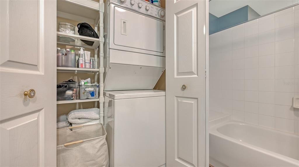 For Sale: $519,500 (2 beds, 2 baths, 1200 Square Feet)