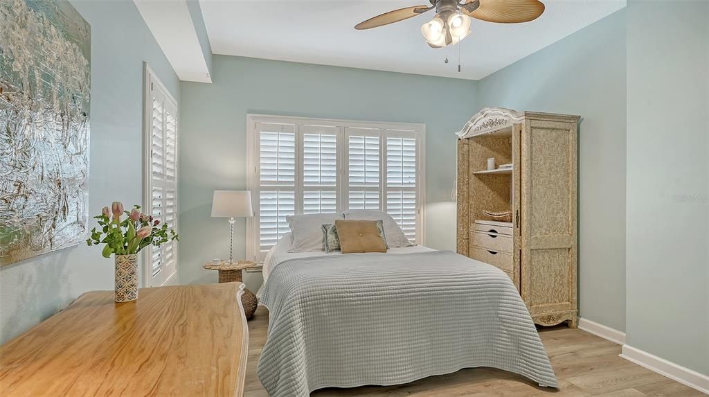 For Sale: $519,500 (2 beds, 2 baths, 1200 Square Feet)