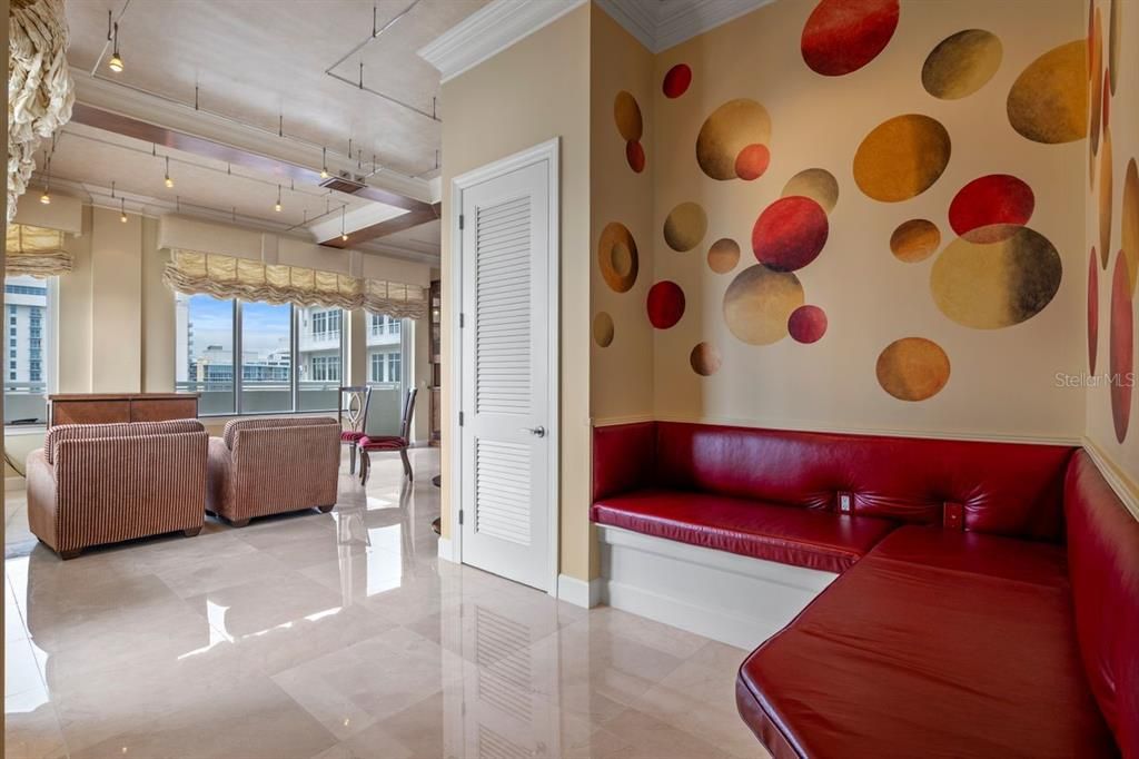 En Venta: $3,600,000 (3 camas, 3 baños, 4244 Pies cuadrados)