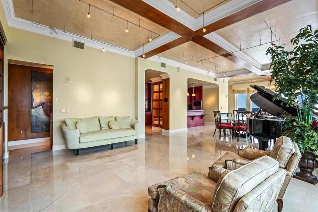 En Venta: $3,600,000 (3 camas, 3 baños, 4244 Pies cuadrados)