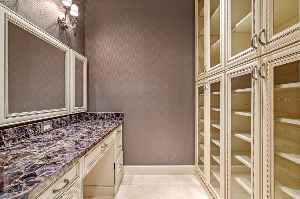 En Venta: $3,600,000 (3 camas, 3 baños, 4244 Pies cuadrados)