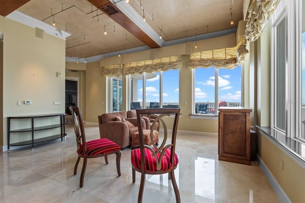 En Venta: $3,600,000 (3 camas, 3 baños, 4244 Pies cuadrados)