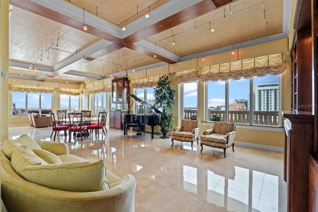 En Venta: $3,600,000 (3 camas, 3 baños, 4244 Pies cuadrados)