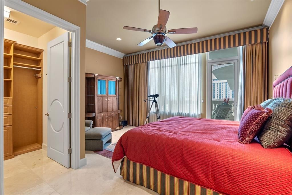 En Venta: $3,600,000 (3 camas, 3 baños, 4244 Pies cuadrados)