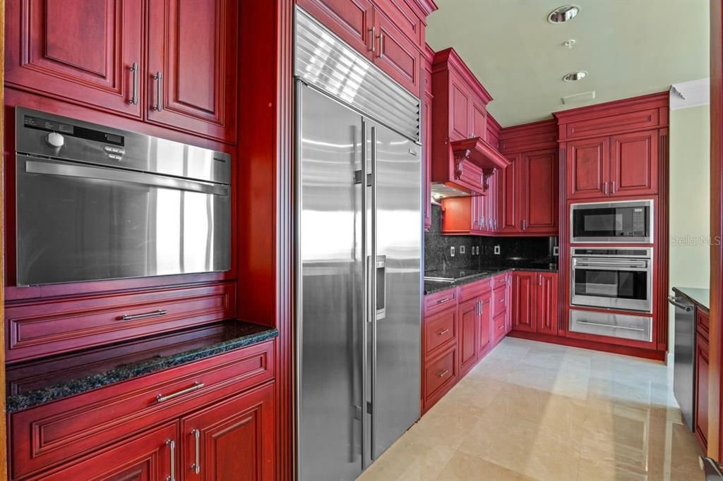 En Venta: $3,600,000 (3 camas, 3 baños, 4244 Pies cuadrados)