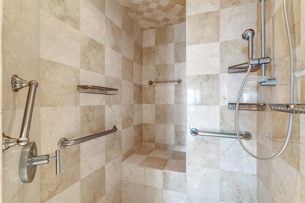 En Venta: $3,600,000 (3 camas, 3 baños, 4244 Pies cuadrados)