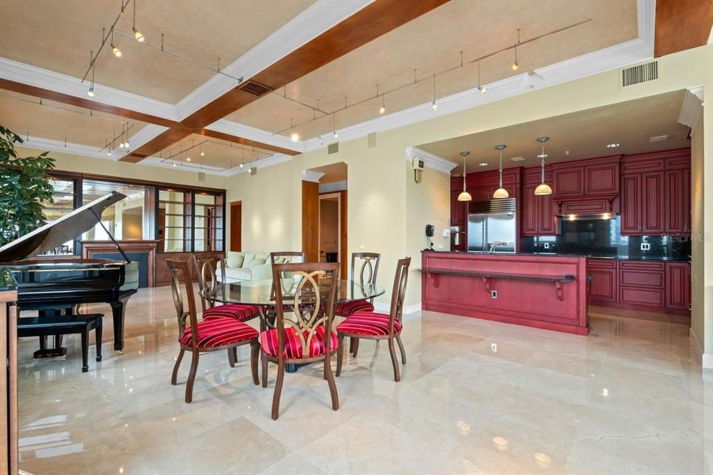 En Venta: $3,600,000 (3 camas, 3 baños, 4244 Pies cuadrados)