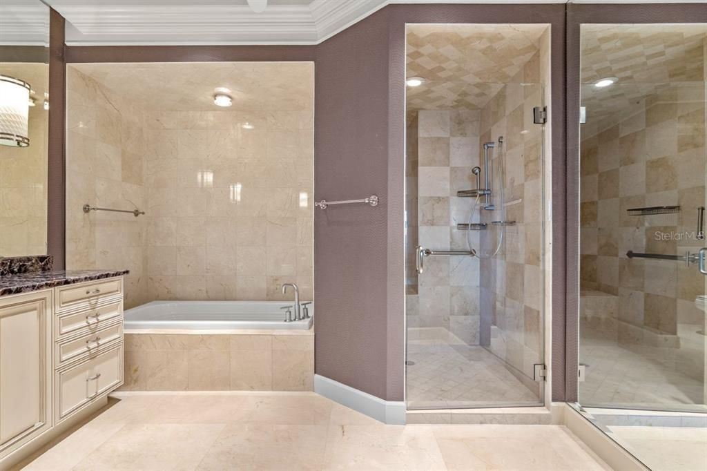 En Venta: $3,600,000 (3 camas, 3 baños, 4244 Pies cuadrados)