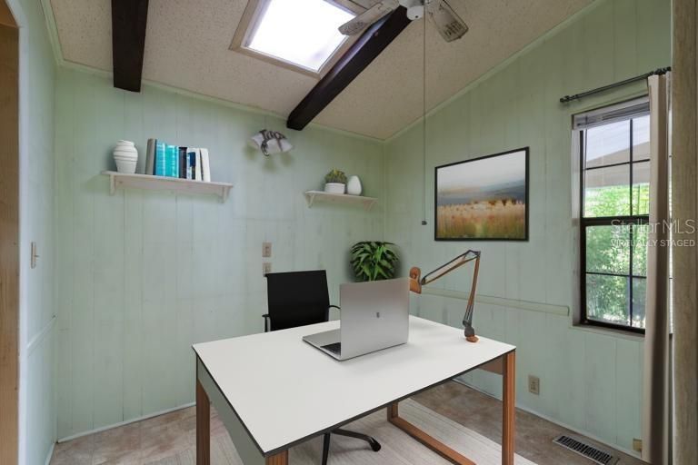 For Sale: $165,000 (2 beds, 2 baths, 1640 Square Feet)