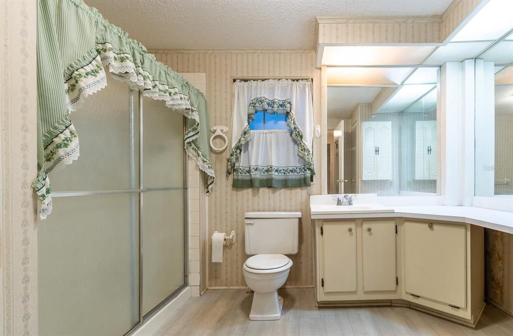 For Sale: $165,000 (2 beds, 2 baths, 1640 Square Feet)