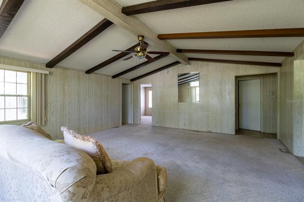 For Sale: $165,000 (2 beds, 2 baths, 1640 Square Feet)