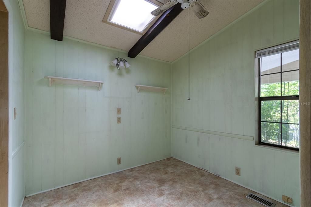 For Sale: $165,000 (2 beds, 2 baths, 1640 Square Feet)