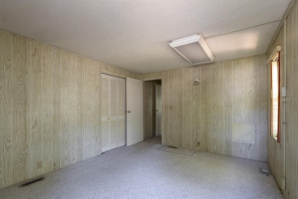 For Sale: $165,000 (2 beds, 2 baths, 1640 Square Feet)