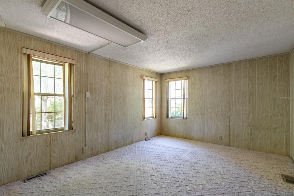 For Sale: $165,000 (2 beds, 2 baths, 1640 Square Feet)