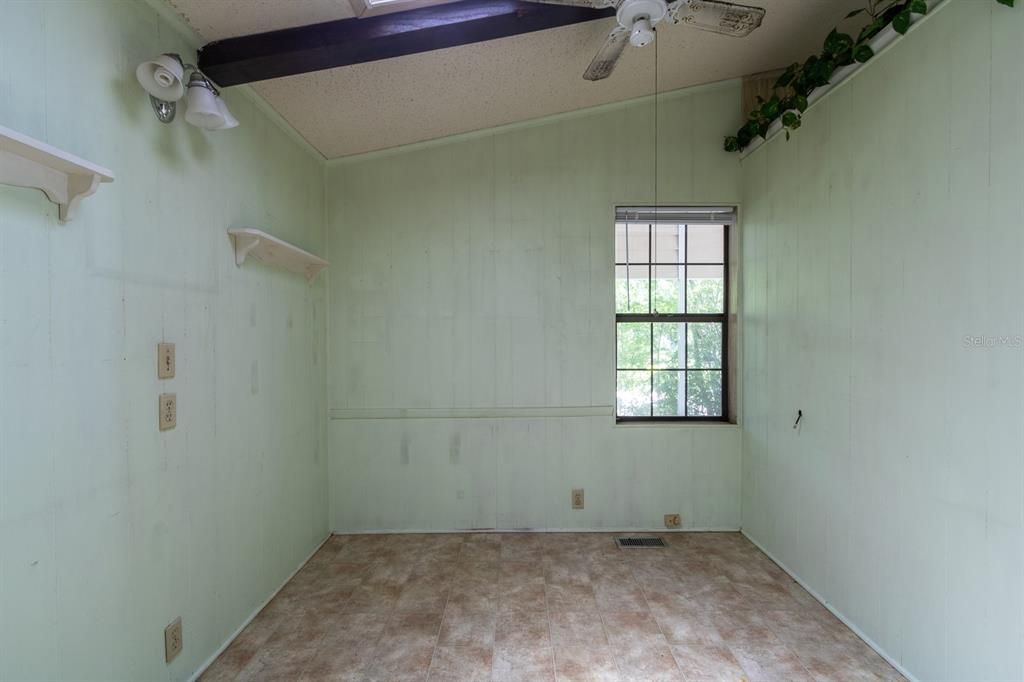 For Sale: $165,000 (2 beds, 2 baths, 1640 Square Feet)