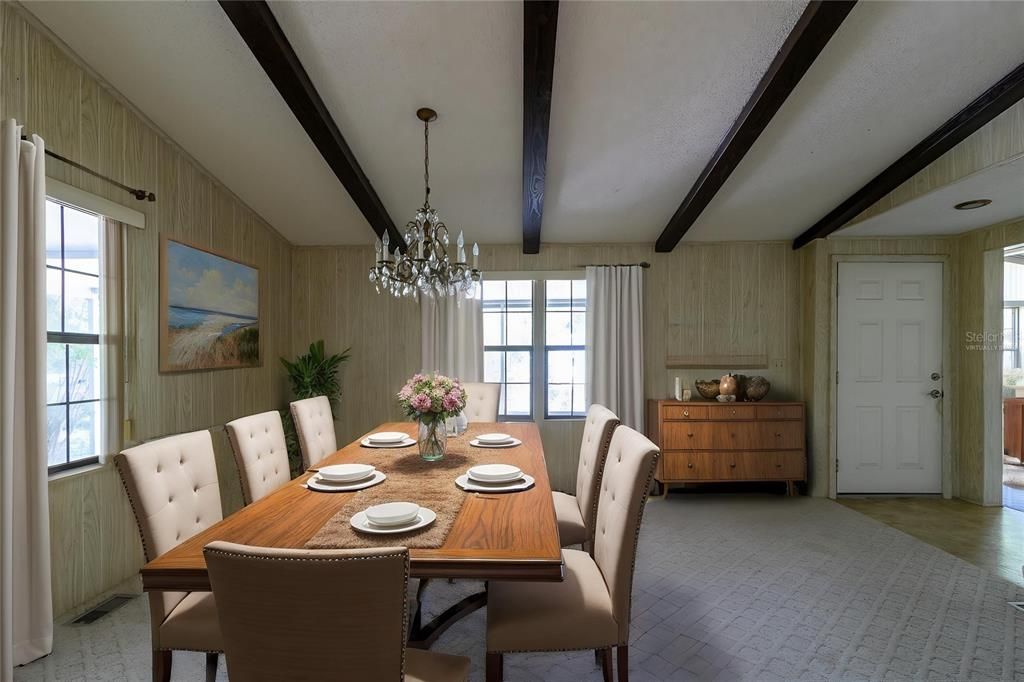 For Sale: $165,000 (2 beds, 2 baths, 1640 Square Feet)