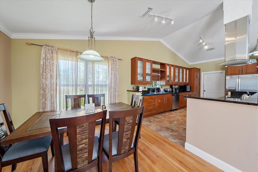 待售: $6,249,000 (12 贝兹, 10 浴室, 7934 平方英尺)