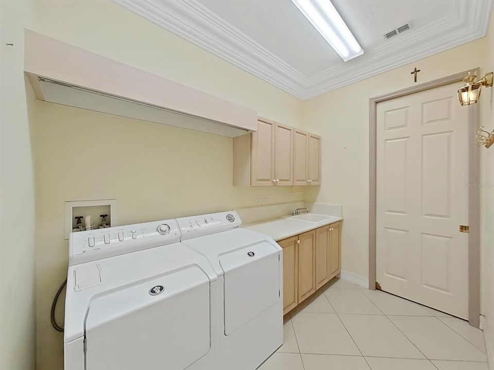 En Venta: $870,000 (3 camas, 3 baños, 5502 Pies cuadrados)