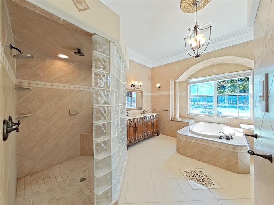 En Venta: $870,000 (3 camas, 3 baños, 5502 Pies cuadrados)