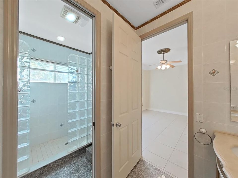 En Venta: $870,000 (3 camas, 3 baños, 5502 Pies cuadrados)