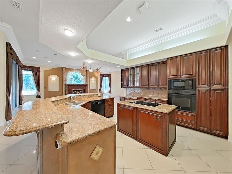 En Venta: $870,000 (3 camas, 3 baños, 5502 Pies cuadrados)