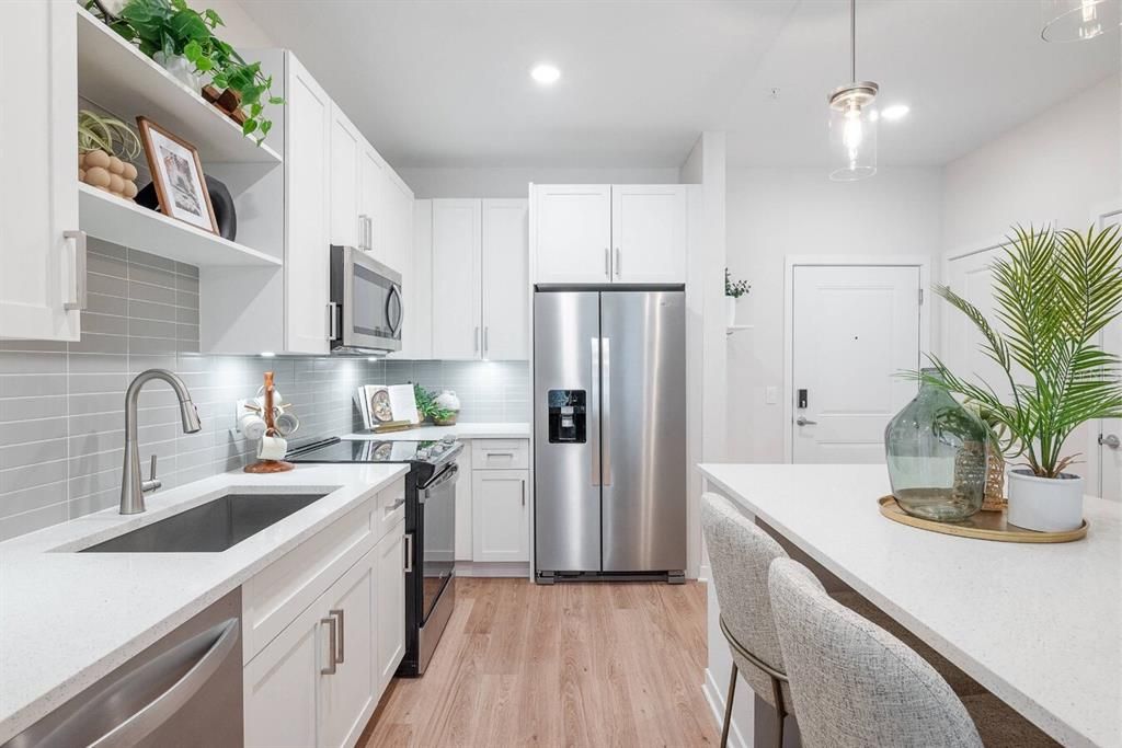 For Rent: $1,523 (1 beds, 1 baths, 704 Square Feet)