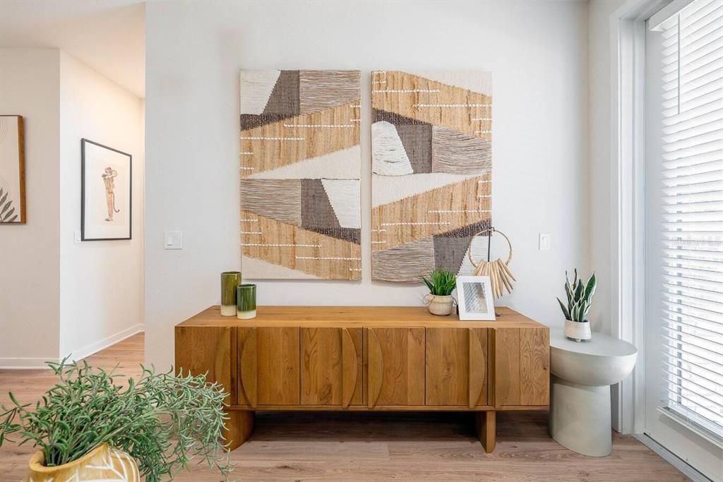 For Rent: $1,523 (1 beds, 1 baths, 704 Square Feet)