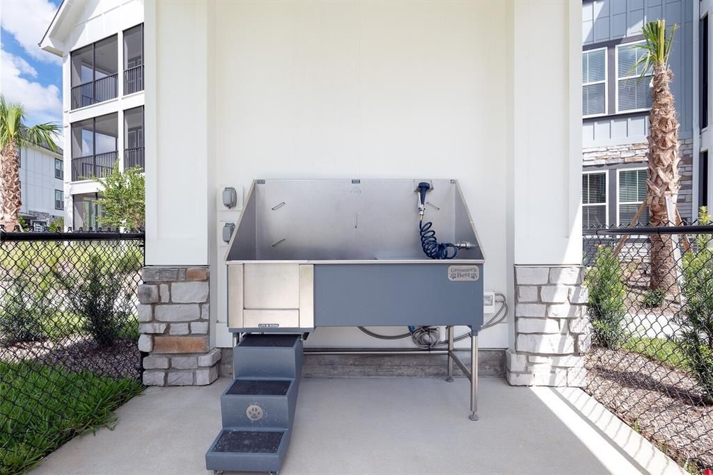 For Rent: $1,523 (1 beds, 1 baths, 704 Square Feet)