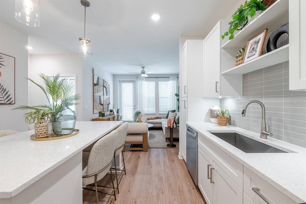 For Rent: $1,523 (1 beds, 1 baths, 704 Square Feet)
