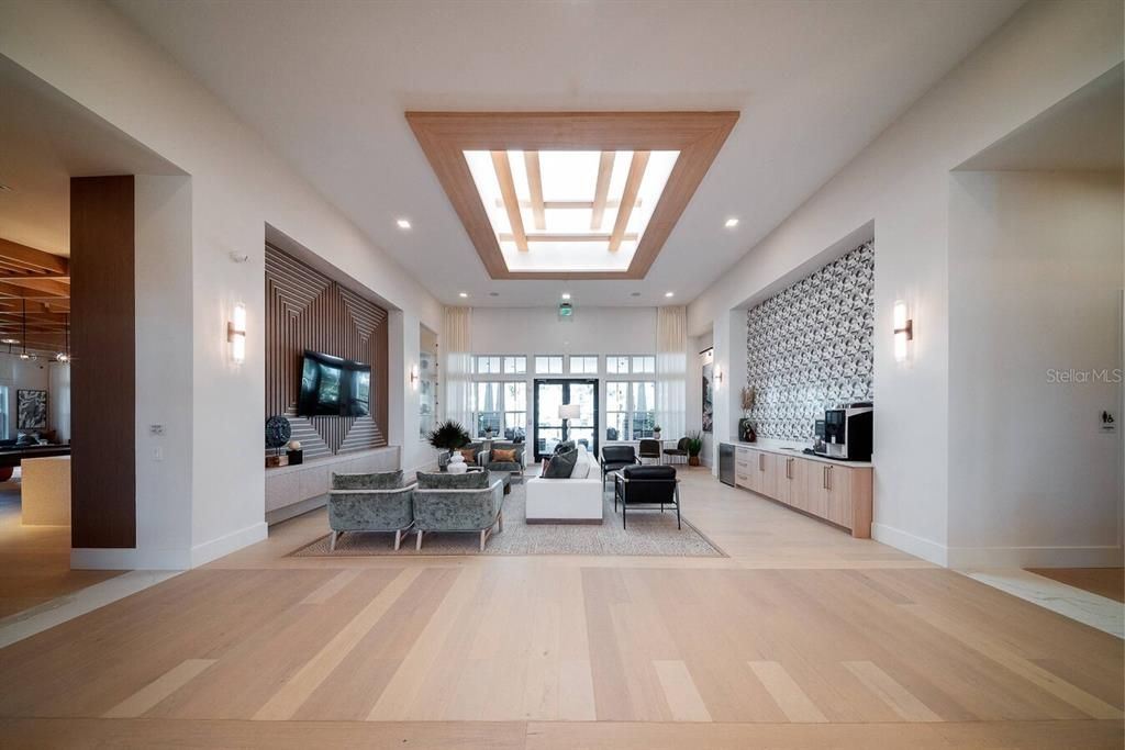 For Rent: $1,523 (1 beds, 1 baths, 704 Square Feet)
