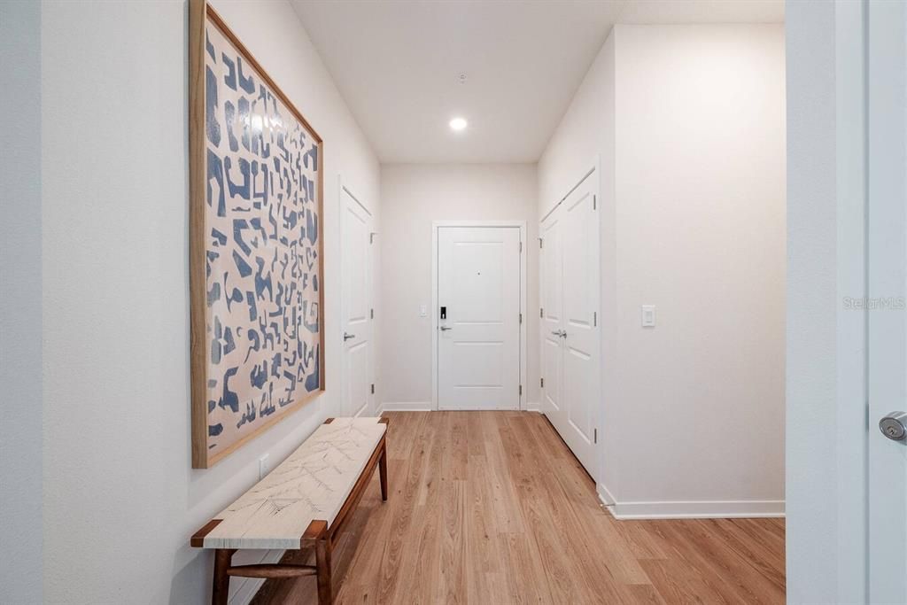 For Rent: $1,523 (1 beds, 1 baths, 704 Square Feet)