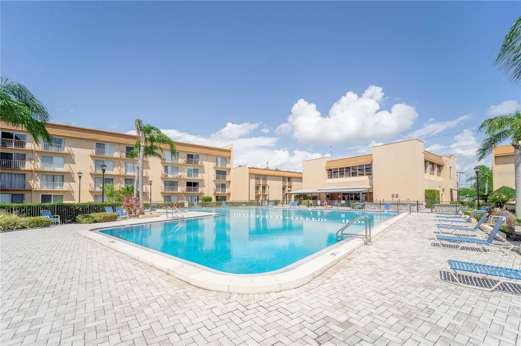 Recently Rented: $1,895 (2 beds, 2 baths, 1094 Square Feet)