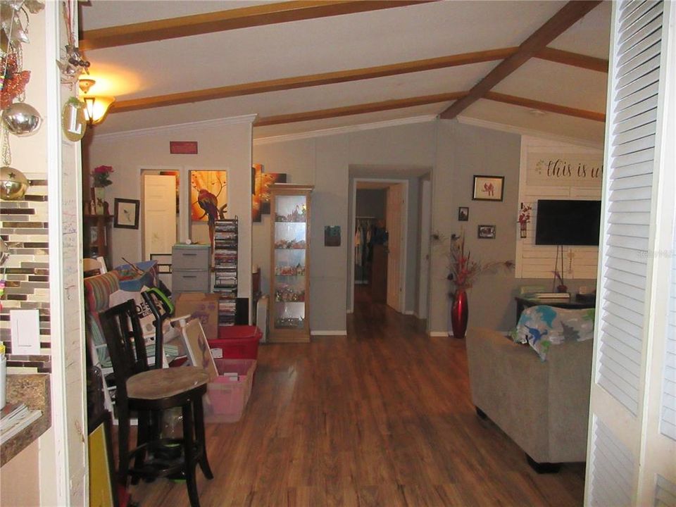 For Sale: $199,000 (3 beds, 2 baths, 1512 Square Feet)