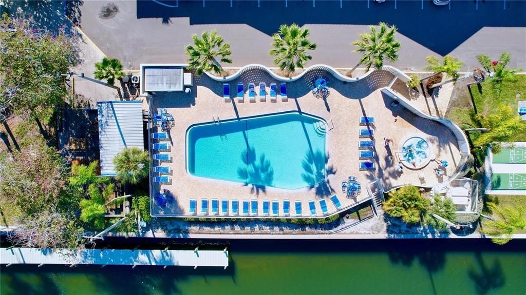 На продажу: $400,000 (2 спален, 2 ванн, 1258 Квадратных фут)