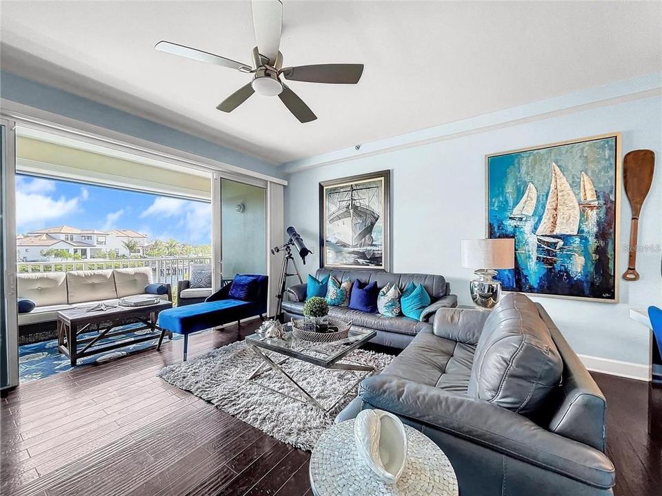 На продажу: $400,000 (2 спален, 2 ванн, 1258 Квадратных фут)