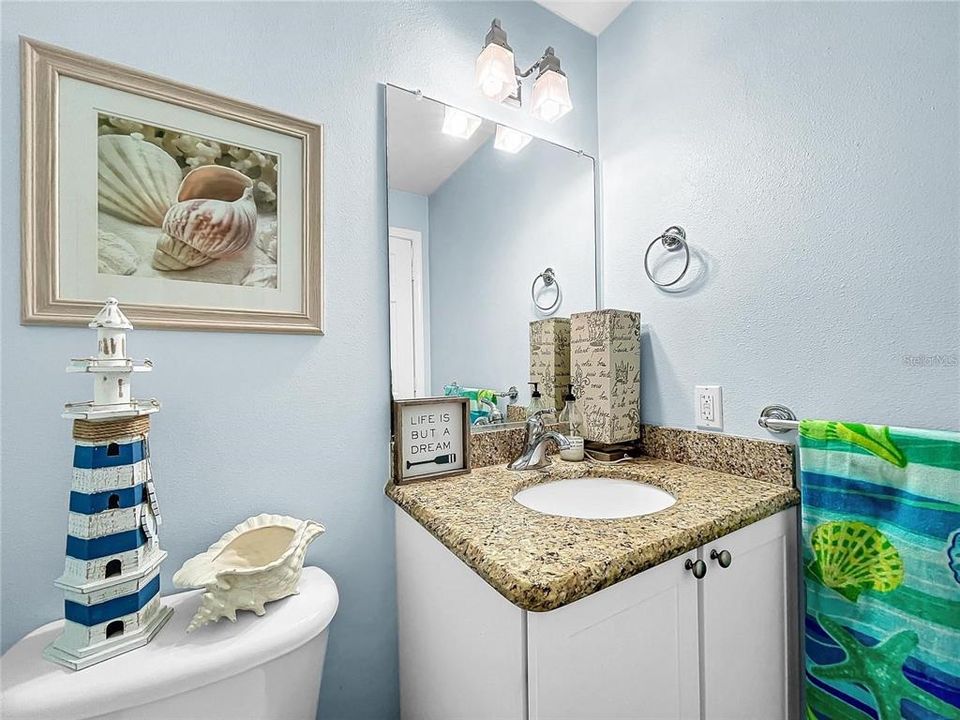 На продажу: $400,000 (2 спален, 2 ванн, 1258 Квадратных фут)