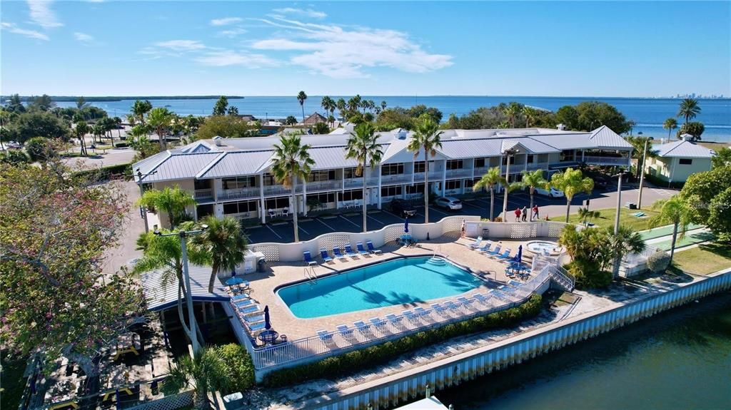 На продажу: $400,000 (2 спален, 2 ванн, 1258 Квадратных фут)