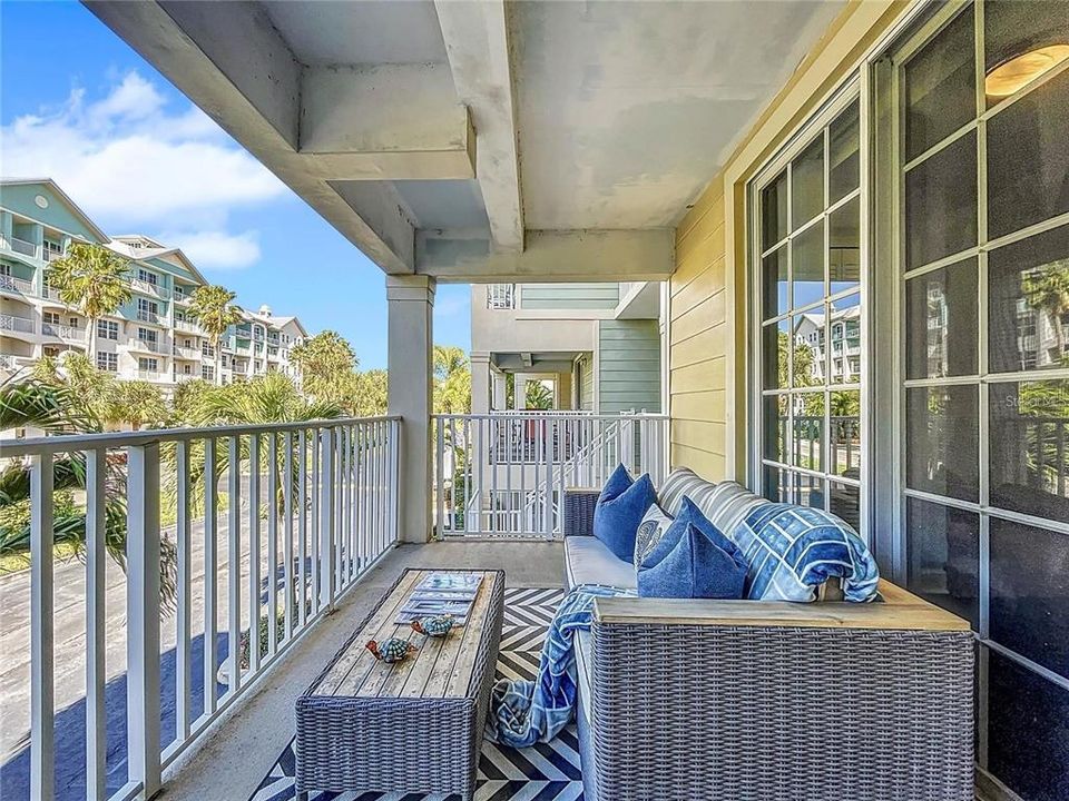 На продажу: $400,000 (2 спален, 2 ванн, 1258 Квадратных фут)