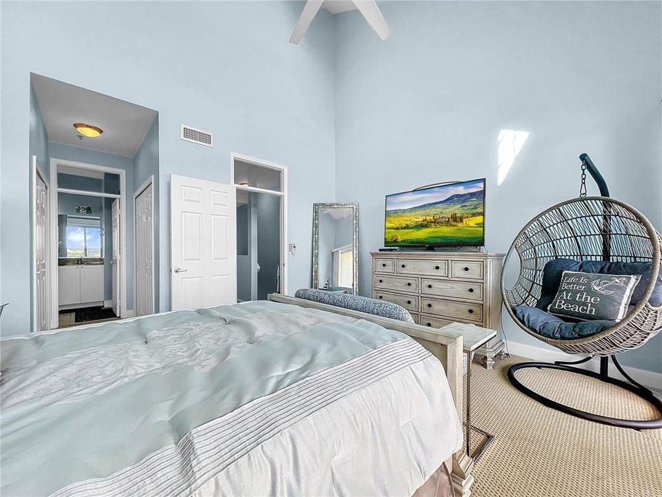 На продажу: $400,000 (2 спален, 2 ванн, 1258 Квадратных фут)