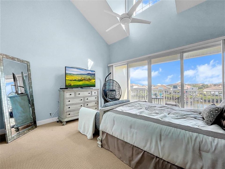 На продажу: $400,000 (2 спален, 2 ванн, 1258 Квадратных фут)