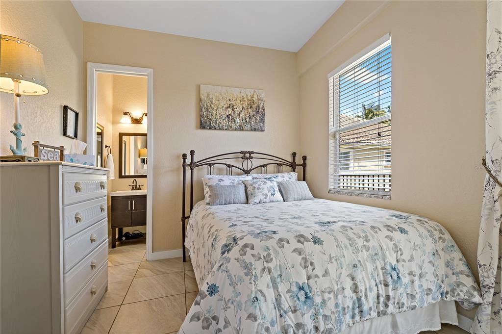 En Renta: $4,700 (2 camas, 2 baños, 1421 Pies cuadrados)