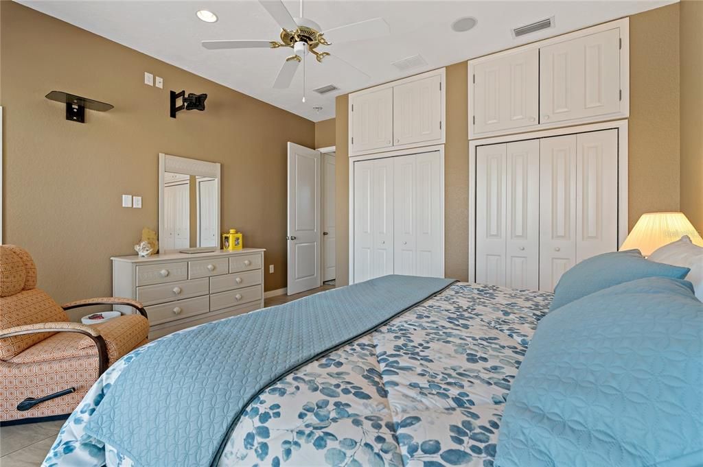 En Renta: $4,700 (2 camas, 2 baños, 1421 Pies cuadrados)