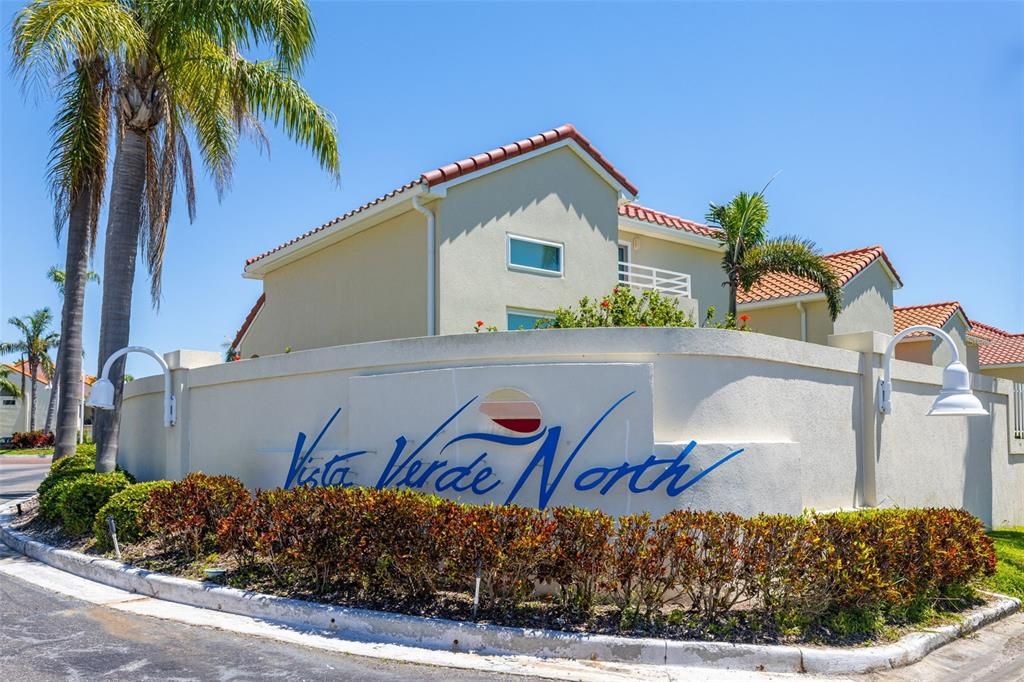 На продажу: $389,900 (2 спален, 2 ванн, 1145 Квадратных фут)