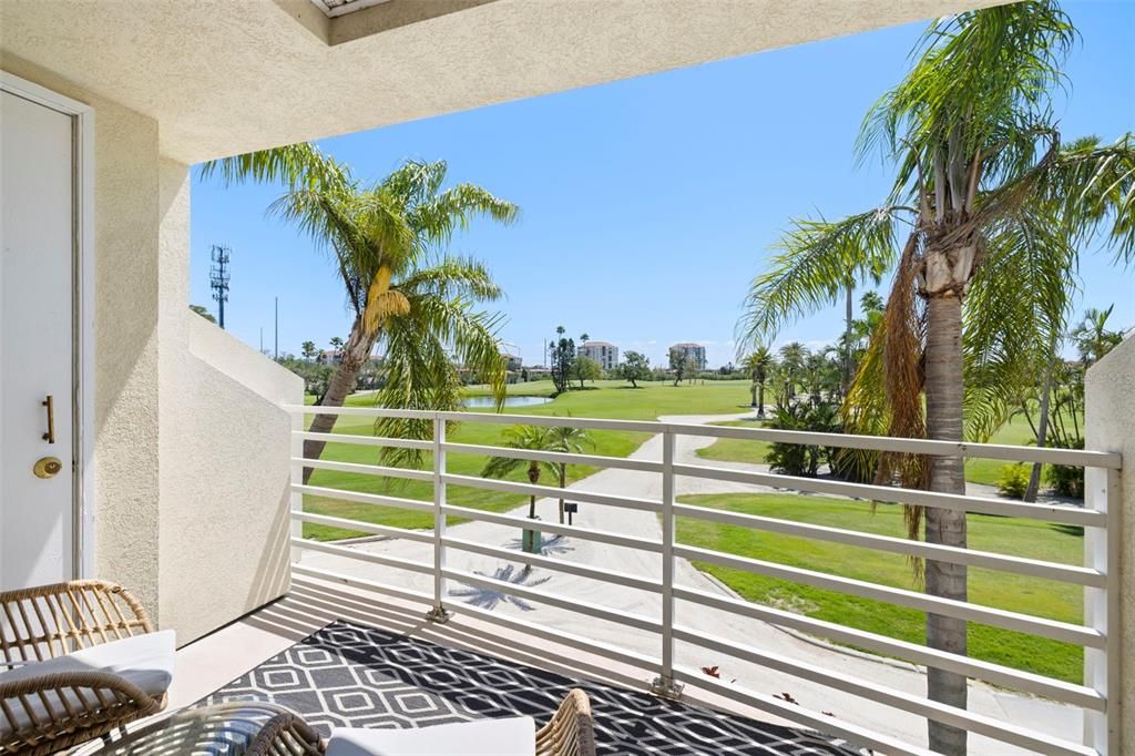 На продажу: $389,900 (2 спален, 2 ванн, 1145 Квадратных фут)