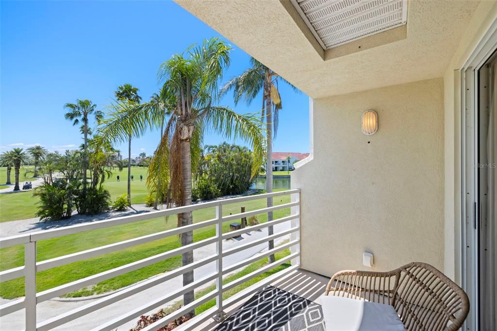 На продажу: $389,900 (2 спален, 2 ванн, 1145 Квадратных фут)