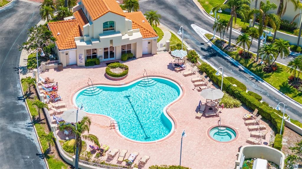 На продажу: $389,900 (2 спален, 2 ванн, 1145 Квадратных фут)